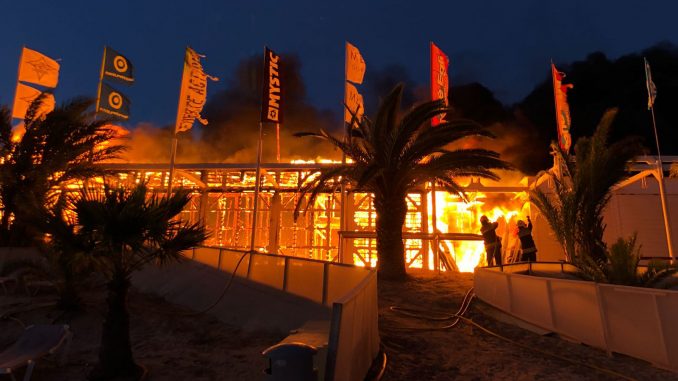 Feuer in der Surfstation Rene Egli auf Fuerteventura