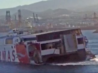 Gran Canaria: Armas-Schnellfähre überfährt Lastkahn 1 Armas nach Kollision w