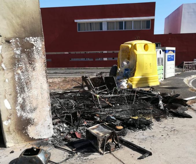 verbrannter Müllcontainer Costa Calma w