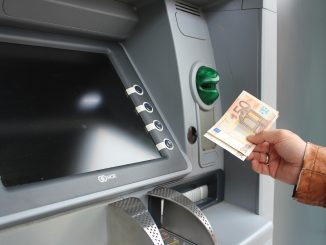 atm 1524871 1920