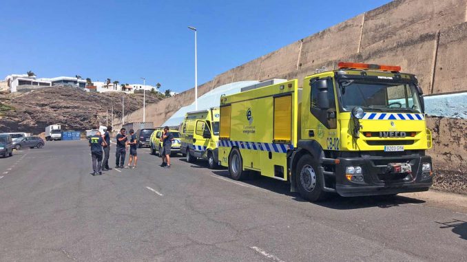 Löschfahrzeuge von Fuerteventura für Waldbrand auf Gran Canaria