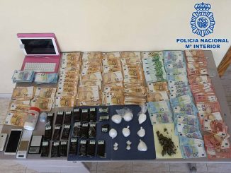 Polizei findet Drogen und Bargeld in einer Wohnung in La Oliva