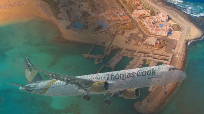 Thomas-Cook-Flugzeug-Schatten-auf-Caleta-de-Fuste
