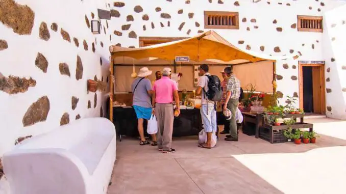 mercado-de-las-tradiciones-La-Oliva