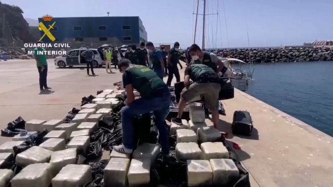 Guardia Civil beschlagnahmt über eine Tonne Kokain auf Segelboot vor La Palma 1 Operacion Falkusa2