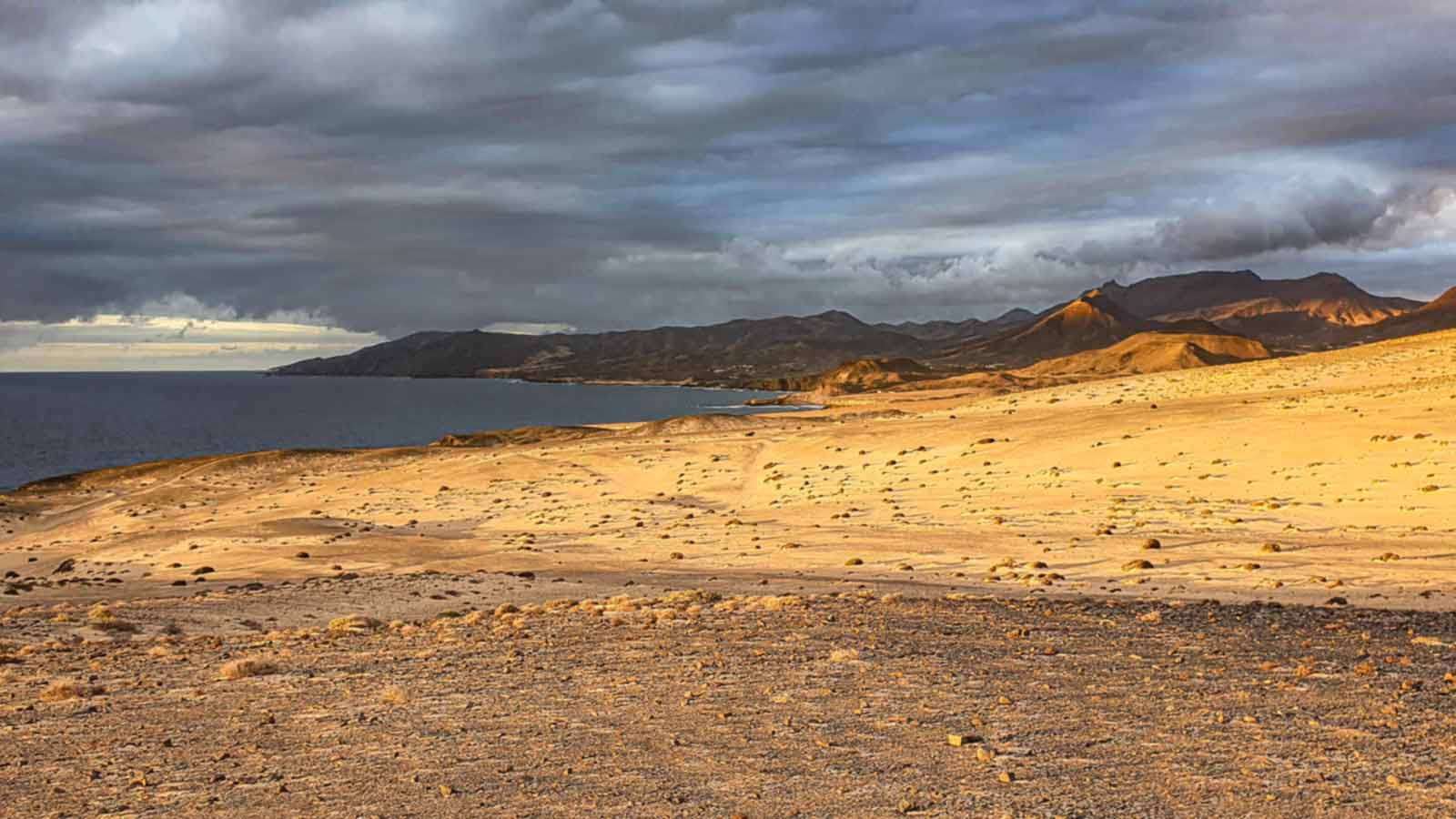 Fuerteventura Wetter Im Oktober Ist das stabile Oktober-Wetter auf Fuerteventura bald vorbei? Wolken