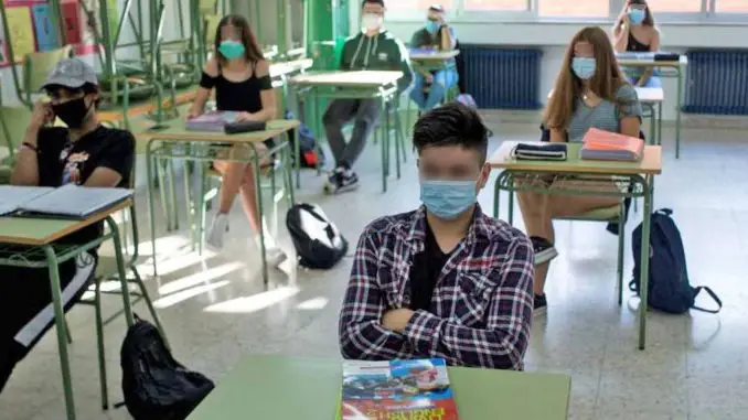 Schüler-mit-Maske