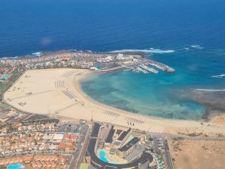 Neue Kaserne der Guardia Civil auf Fuerteventura rückt einen großen Schritt näher 1 Caleta de Fuste Strand Luftaufnahme