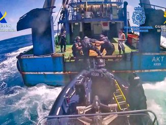 Zoll beschlagnahmt Fischerboot mit 3 Tonnen Kokain 300 Meilen südlich von Fuerteventura 4 Zoll Fischerboot Kanaren