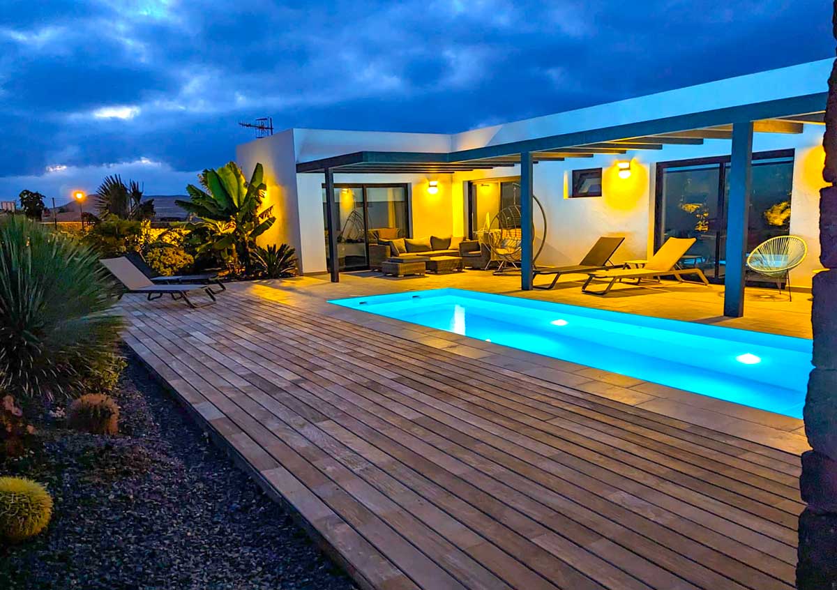 Fuerteventura-Immobilie des Monats: Villa Dexter in Lajares 4 Villa Dexter Lajares Pool Abend