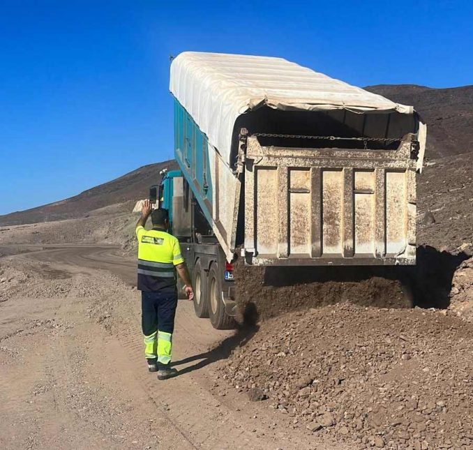 Cabildo de Fuerteventura bessert Piste nach Cofete und Punta de Jandía aus 1 LKW Piste Cofete