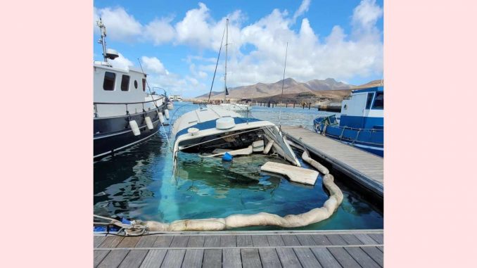 Versenktes-Motorboot-Morro-Jable