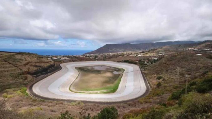 Leeres-Wasserbecken-Teneriffa