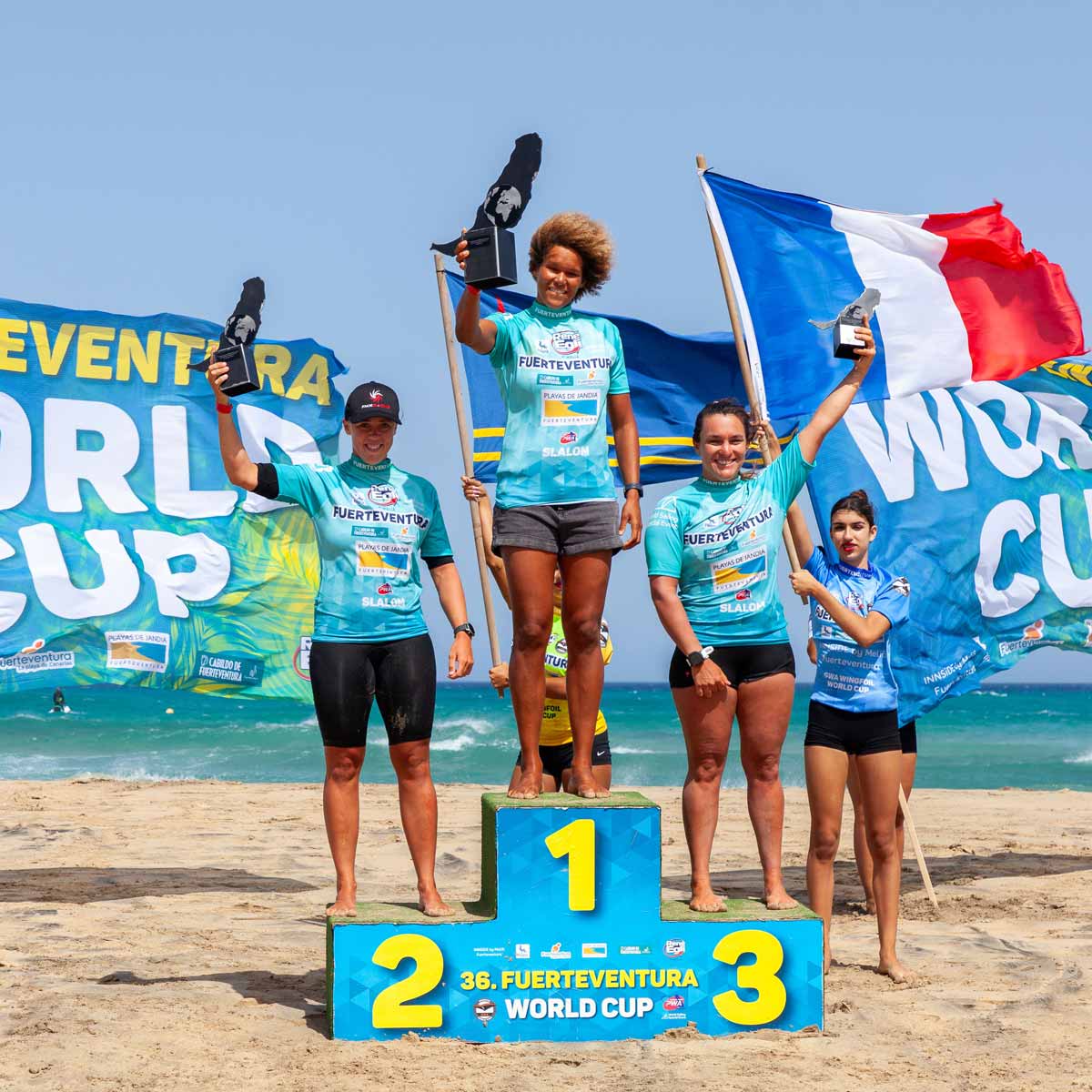 Windsurfing-Worldcup 2024 auf Fuerteventura beendet 1 480 Slalom X women winners Quita Offringa Lemeteyer Mortefon fue