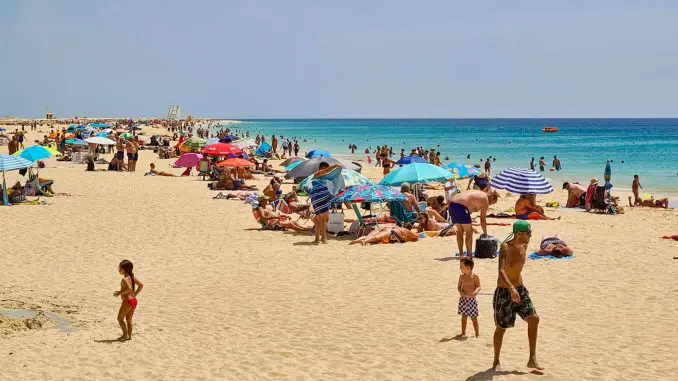 Urlauber-Strand-Morro-Jable