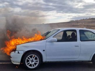 Opel Corsa brennt Matas Blancas