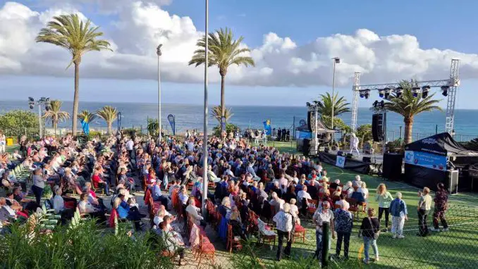 Wenn Urlaub Leben verändert: Drei neue Schulen dank FLY & HELP-Schlagerreise nach Fuerteventura 1 Schlagerabend 2