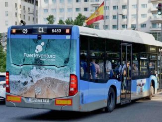 Bus mit Fuerteventurawerbung in Madrid