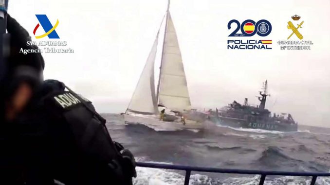 Drogen-Segelboot-Verfolgung