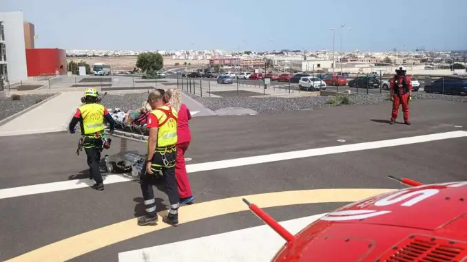 Hubschrauber-GES-Krankenhaus-Wanderin