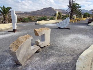 Skulpturen La Pared vergammeln