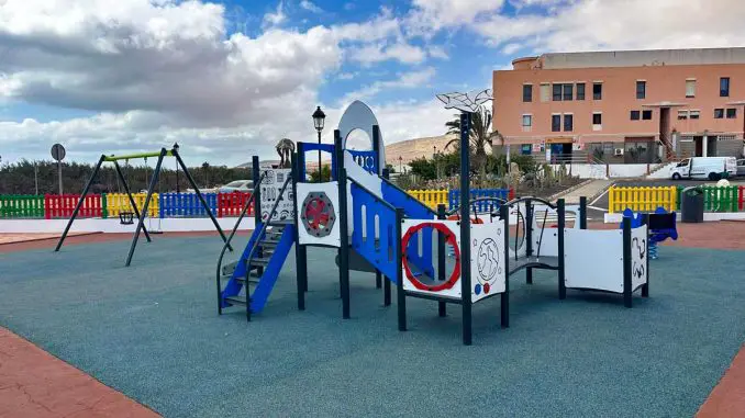 Spielplatz-Schule-Costa-Calma