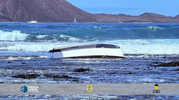 gekenntertes-Segelboot-Corralejo