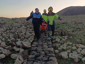 Feuerwehr La Oliva Wanderin Rettung Calderon Hondo Steine