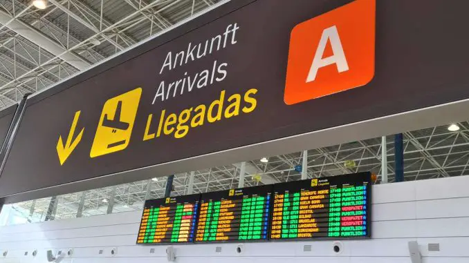 Flughafen-Fuerteventura-Ankunft-llegadas-arrivals